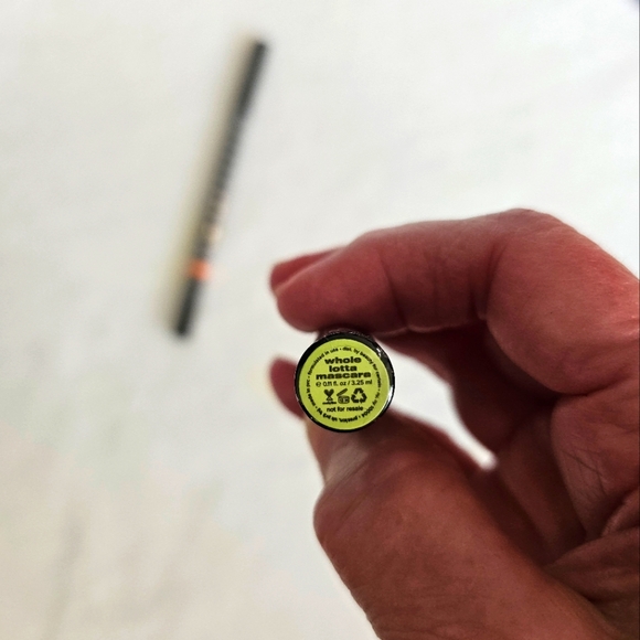 Beauty For Certain Whole Lotta Mascara & Eyeliner Pencil Crayon - Picture 2 of 3